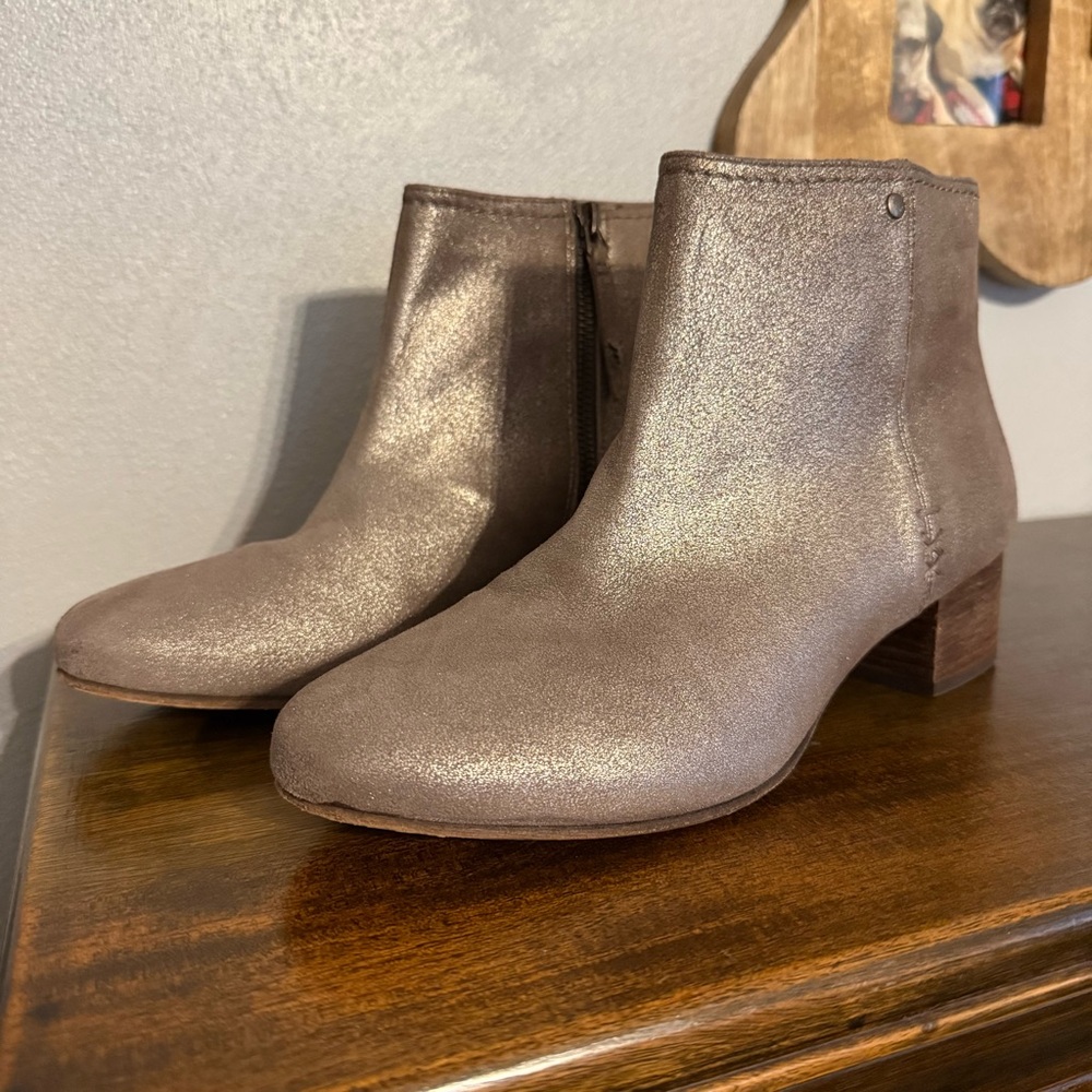 Trask Women’s Metallic Pewter Vivian Suede Ankle Boots Size 8.5